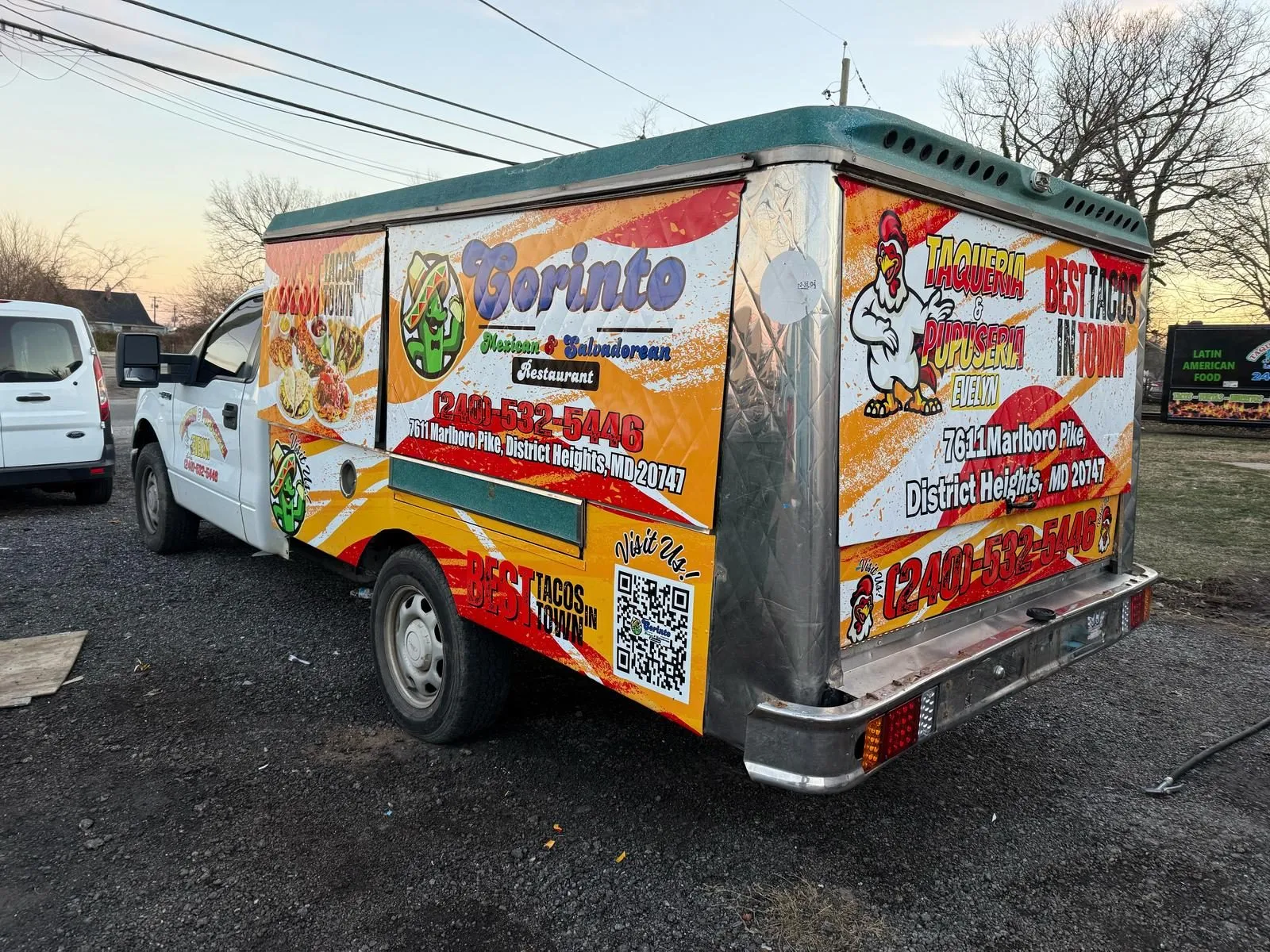 Corinto Restaurant food trailer, rear view, green and red wrap